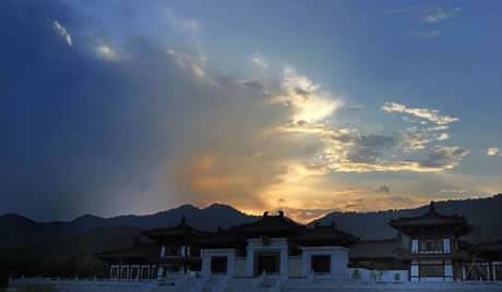 �������Y