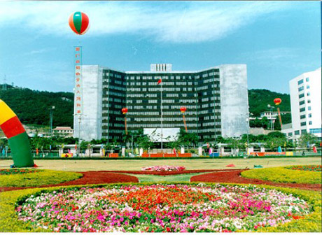 �������Y