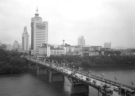 �������Y