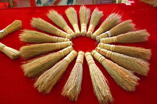 �������Y