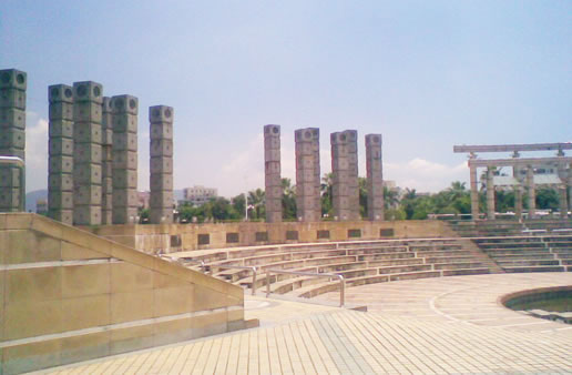 �������Y