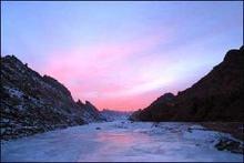 �������Y